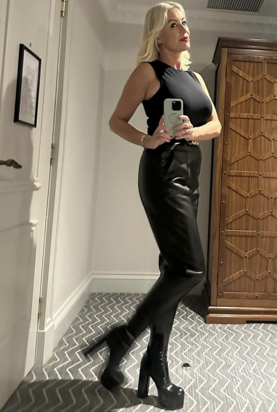 Misc Celebs - Leather and FMBs #6zB0rzsg